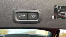 Volvo Xc40 2.0 B4P Inscription Pro 5dr Auto Petrol Estate